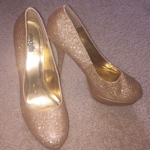 Sparkly gold heels!
